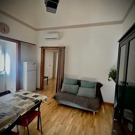 Apartment Carini *